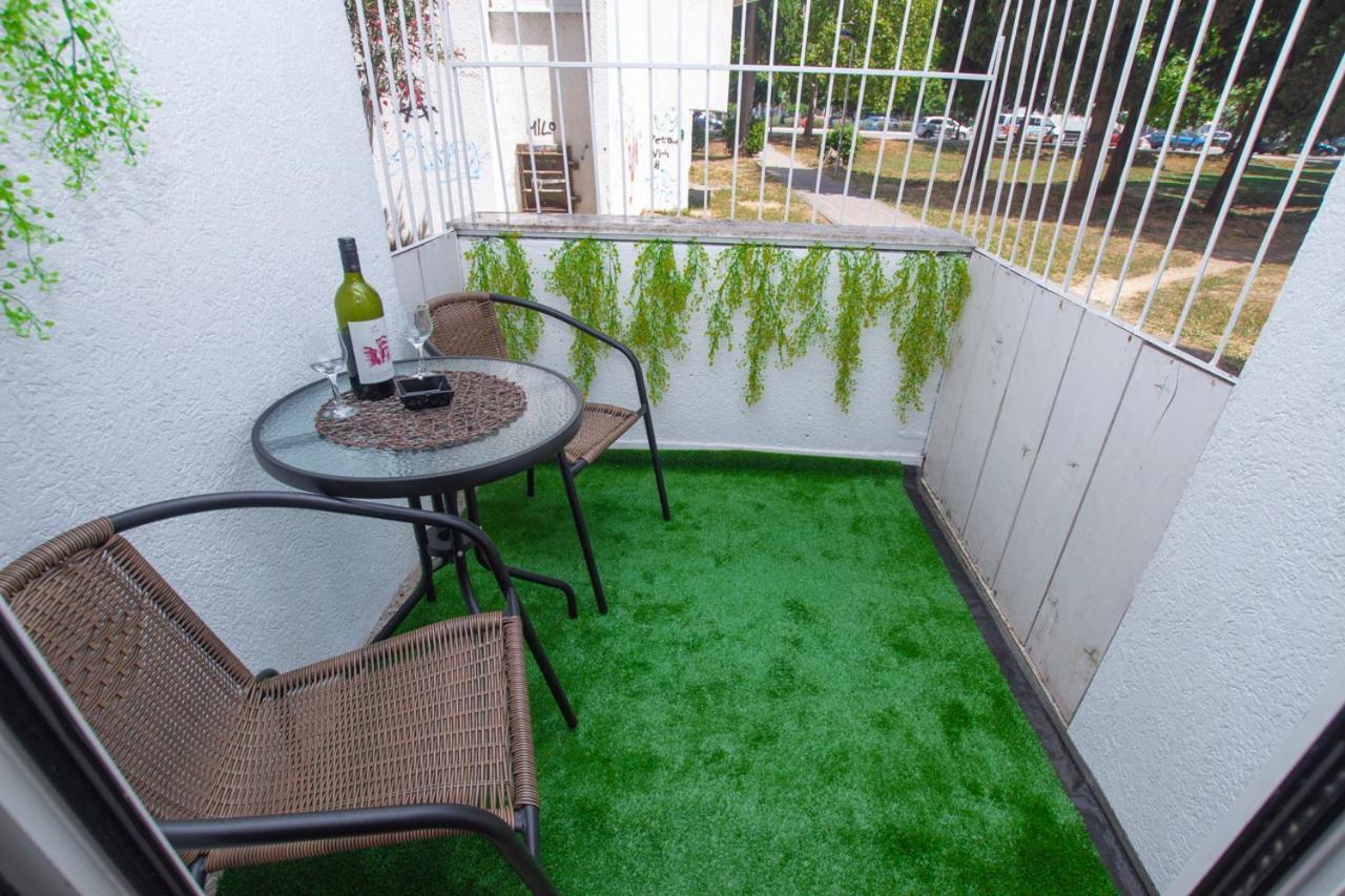 Lea Apartment บาร์ ภายนอก รูปภาพ