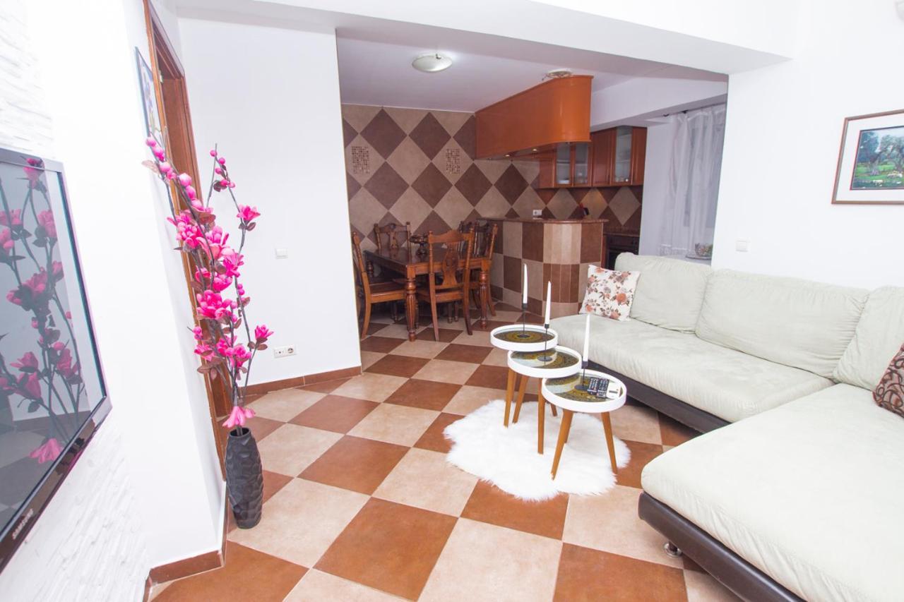 Lea Apartment บาร์ ภายนอก รูปภาพ