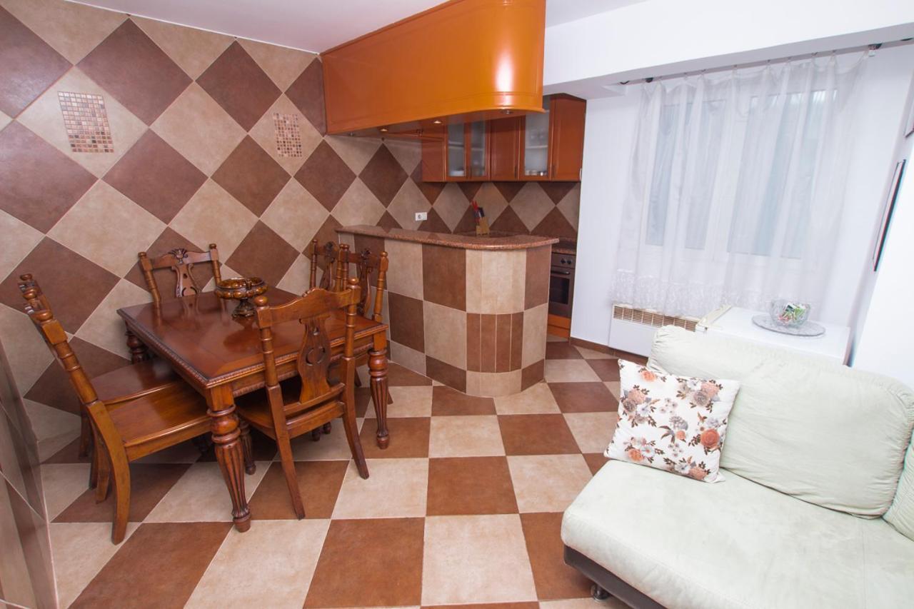 Lea Apartment บาร์ ภายนอก รูปภาพ