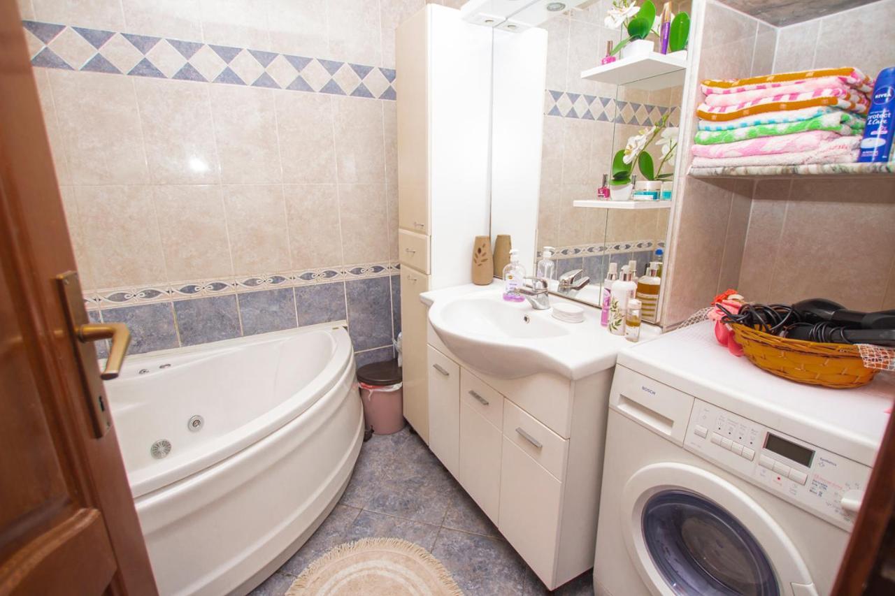 Lea Apartment บาร์ ภายนอก รูปภาพ