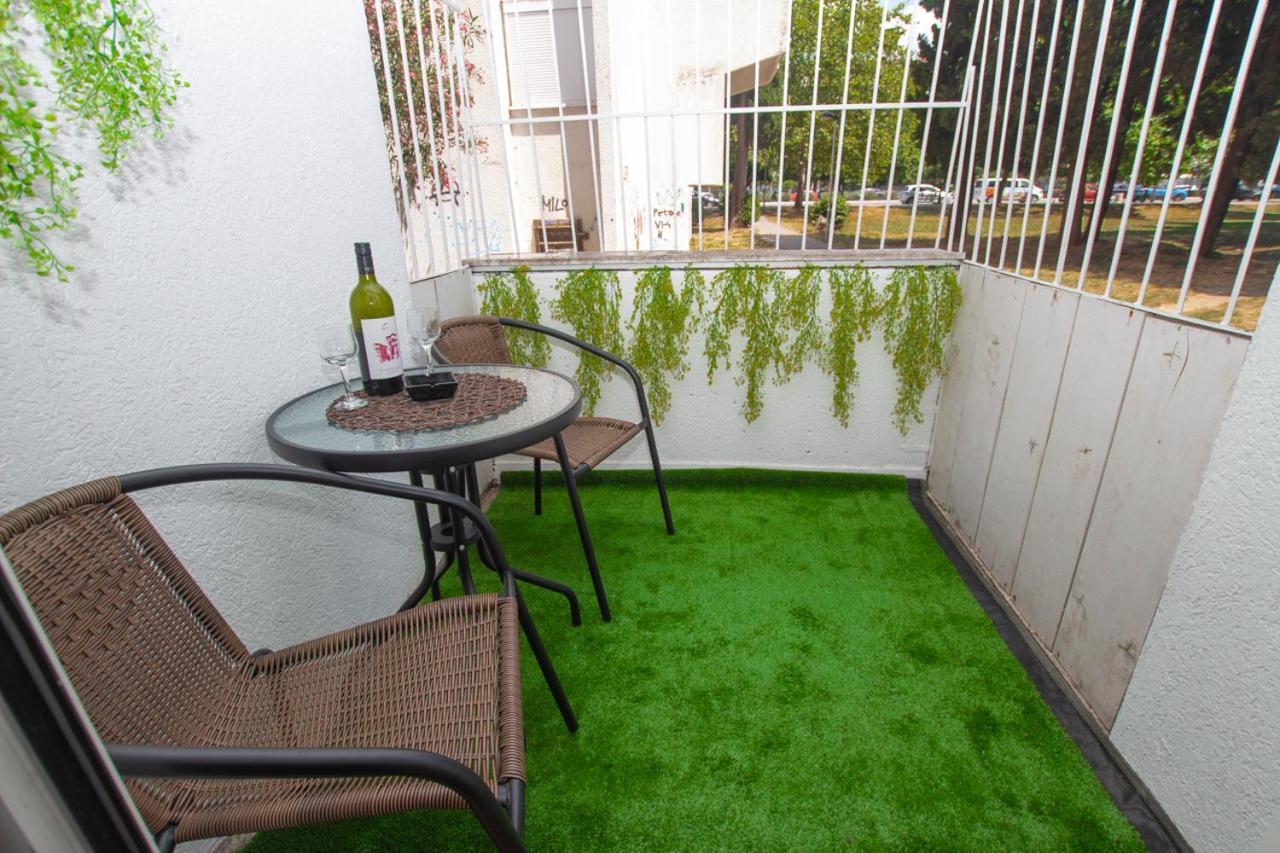 Lea Apartment บาร์ ภายนอก รูปภาพ