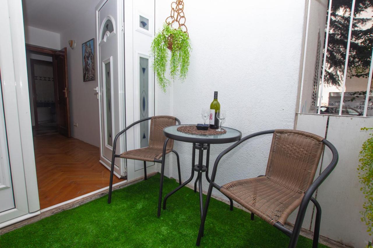 Lea Apartment บาร์ ภายนอก รูปภาพ